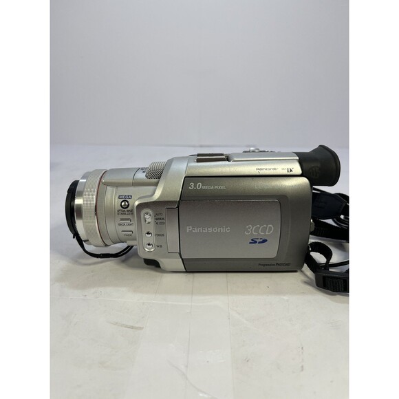 Panasonic Palmcorder PV-DV953D 2.5" Display 3MP MiniDV Camcorder HUGE Bundle - Picture 3 of 16